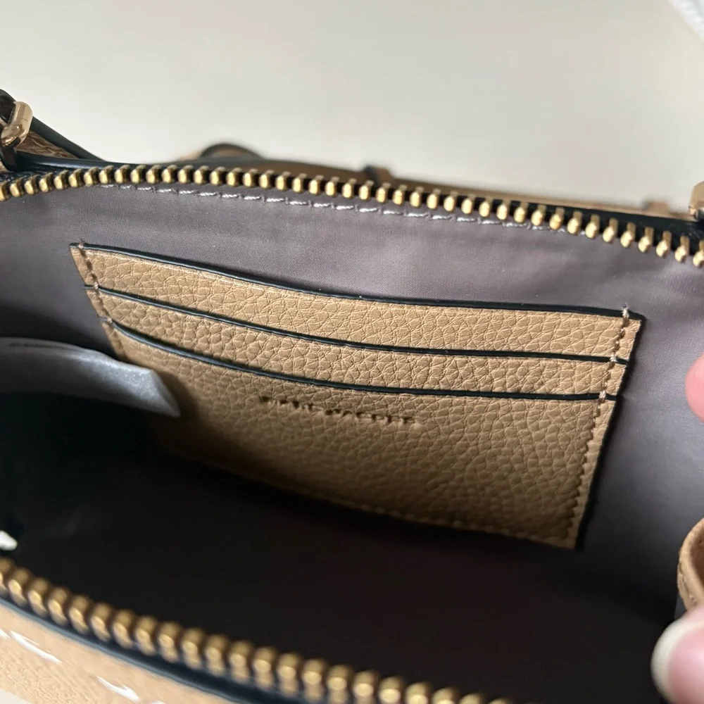 Marc Jacobs Tan Pebbled Leather Crossbody - Picture 4 of 6